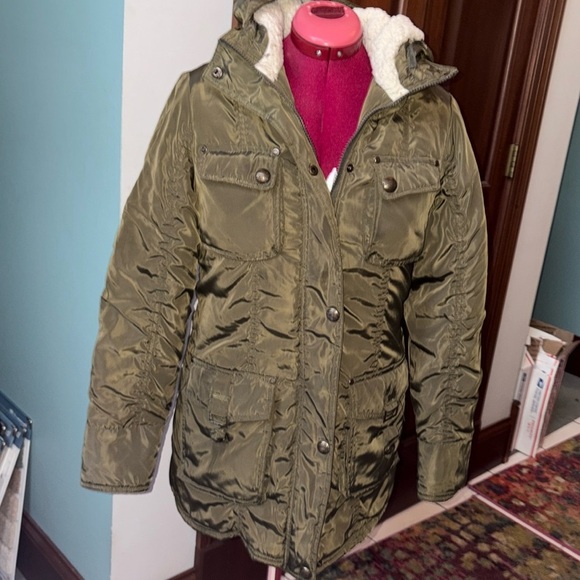 Madden girl  winter cold weather Coat hooded  zip and snap up  army green/ cream - Picture 1 of 16